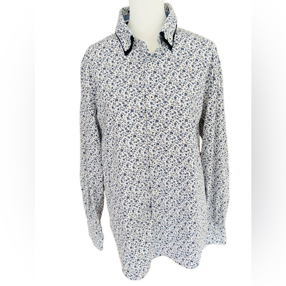 Denim & Flower Ricky Singh flowered button front shirt size M.
